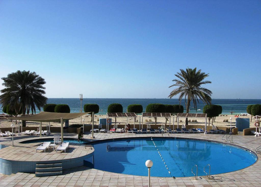 Golden Beach Motel Шарджа Екстериор снимка