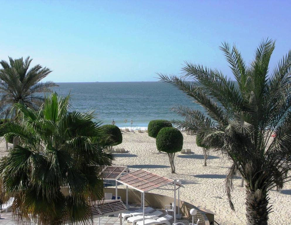 Golden Beach Motel Шарджа Екстериор снимка