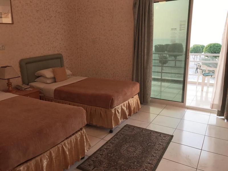 Golden Beach Motel Шарджа Екстериор снимка