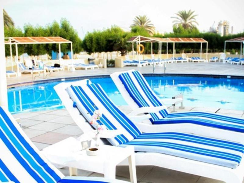 Golden Beach Motel Шарджа Екстериор снимка